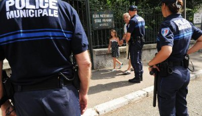 Un syndicat de policiers municipaux s'estime trahi par le gouvernement qui a décidé de ne pas accorder certaines indemnités demandées depuis plusieurs années.Sophie Louvet