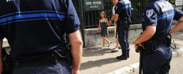 Un syndicat de policiers municipaux s'estime trahi par le gouvernement qui a décidé de ne pas accorder certaines indemnités demandées depuis plusieurs années.Sophie Louvet